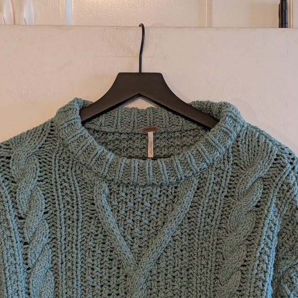 Free People Cropped Cable Knit Sweater Pullover Chunky Cotton Mock Neck Soft - Picture 5 of 6
